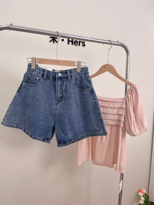 DENIM SHORTS 高腰 A 版牛仔短裤