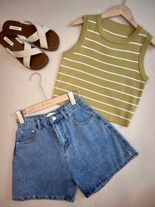 DENIM SHORTS 高腰 A 版牛仔短裤