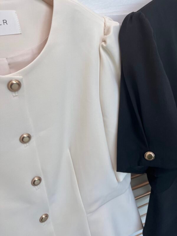 ELEGANT PLAIN BUTTON TOP 东大门气质上衣