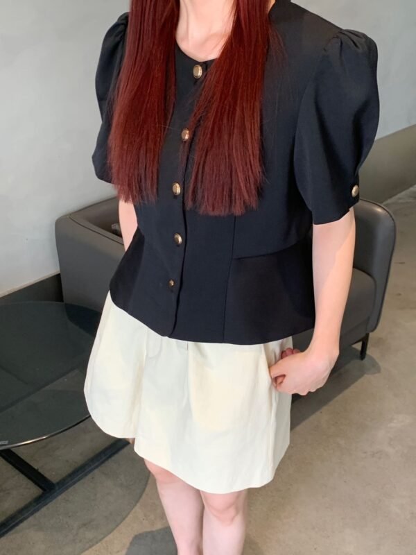 ELEGANT PLAIN BUTTON TOP 东大门气质上衣