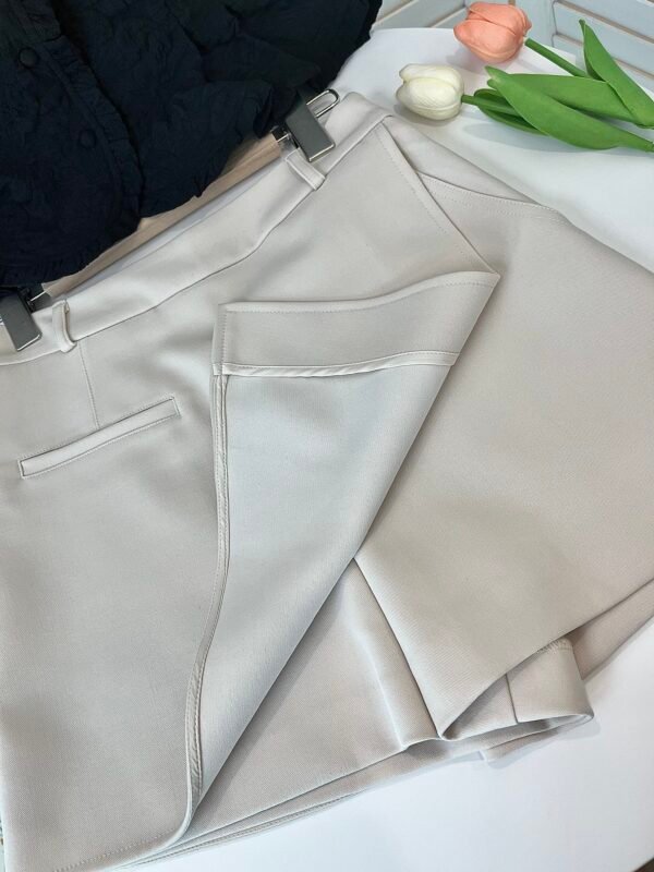 HERS CREAM COLOUR SKORT 气质西装短裤裙