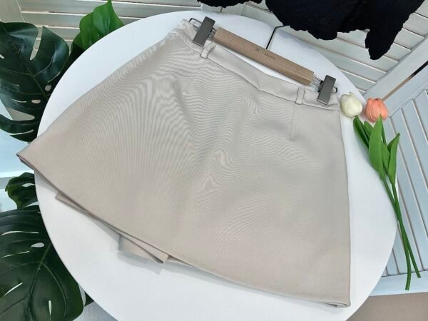 HERS CREAM COLOUR SKORT 气质西装短裤裙