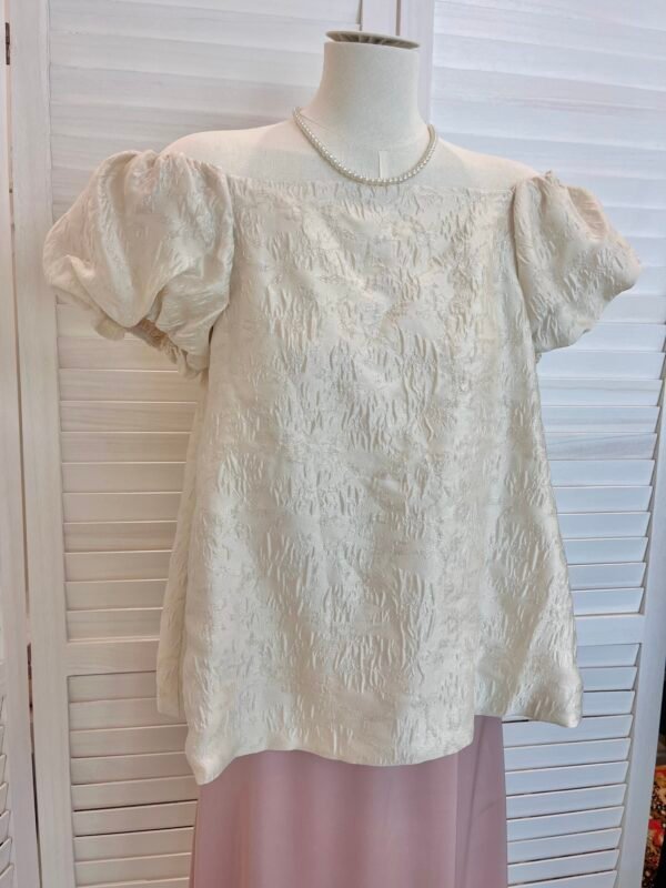 LUXE ILLUSION OFF SHOULDER BLOUSE 小众设计提花短袖上衣