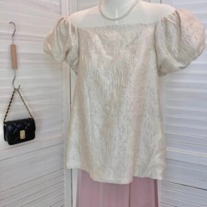LUXE ILLUSION OFF SHOULDER BLOUSE 小众设计提花短袖上衣