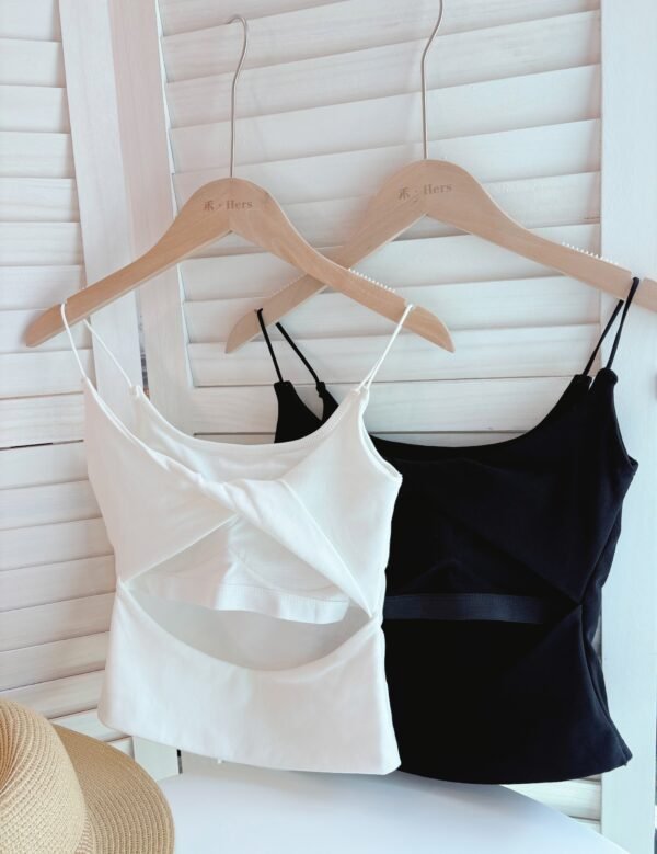 SINGLET WITH SPONGE BRA 镂空设计吊带背心